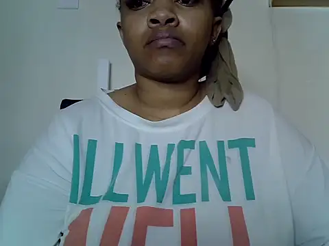 Snapshot of Brown_sexy chatting on 11/17/25, 07:41 Brown sexy online show from 11/17/25, 07:41