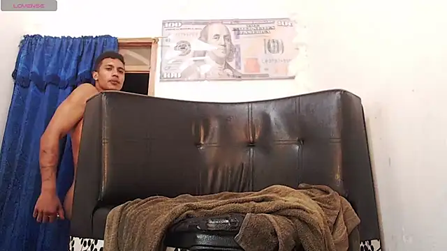 Snapshot of Ryan_coopper chatting on 02/20/25, 07:23 Ryan coopper online show from 02/20/25, 07:23