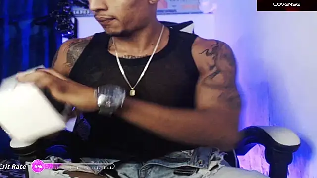 Snapshot of Ryan_coopper chatting on 11/08/25, 01:06 Ryan coopper online show from 11/08/25, 01:06