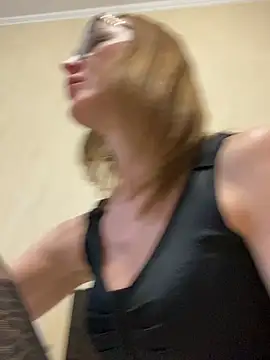 LauraDavis online show from 04/25/26, 04:15