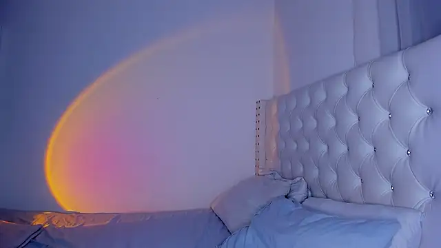 Snapshot of IsabelaVanegas_ chatting on 02/09/25, 05:08 IsabelaVanegas online show from 02/09/25, 05:08