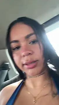 Snapshot of IsabelaVanegas_ chatting on 11/28/25, 04:53 IsabelaVanegas online show from 11/28/25, 04:53