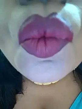 Snapshot of YR-SHIVANI chatting on 01/12/26, 04:50 YR-SHIVANI online show from 01/12/26, 04:50