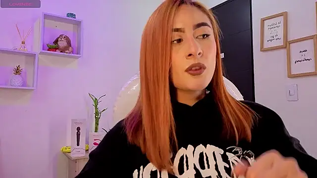 Tiarha online show from 10/22/25, 02:56