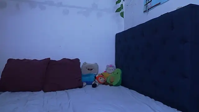 Snapshot of AliciaBasch chatting on 11/09/25, 04:55 AliciaBasch online show from 11/09/25, 04:55