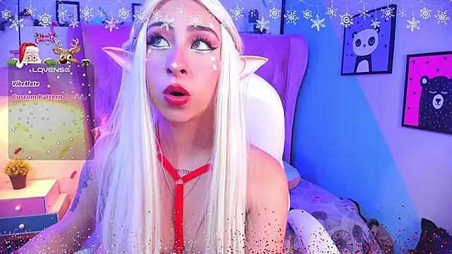 Snapshot of _cloe_martinez chatting on 12/21/24, 10:51 cloe martinez online show from 12/21/24, 10:51