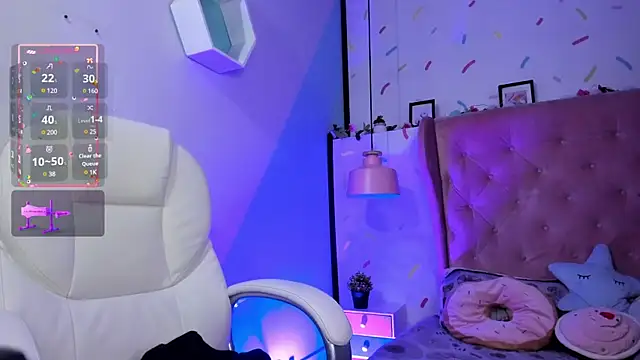 Snapshot of _cloe_martinez chatting on 01/12/25, 02:14 cloe martinez online show from 01/12/25, 02:14