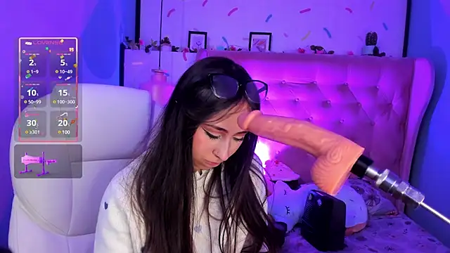 Snapshot of _cloe_martinez chatting on 01/29/25, 02:09 cloe martinez online show from 01/29/25, 02:09