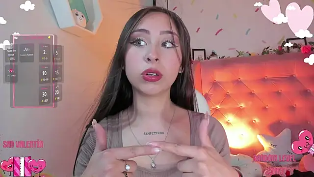 Snapshot of _cloe_martinez chatting on 02/15/25, 08:33 cloe martinez online show from 02/15/25, 08:33