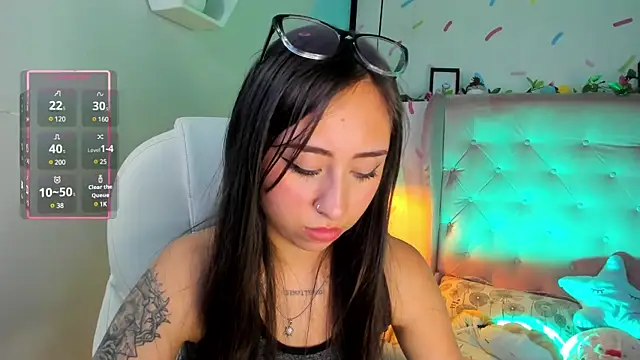 Snapshot of _cloe_martinez chatting on 02/22/25, 10:20 cloe martinez online show from 02/22/25, 10:20