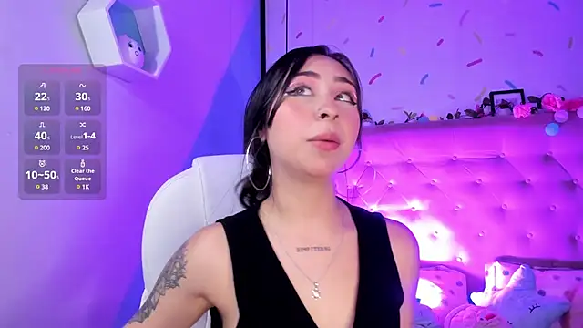 Snapshot of _cloe_martinez chatting on 02/26/25, 11:37 cloe martinez online show from 02/26/25, 11:37