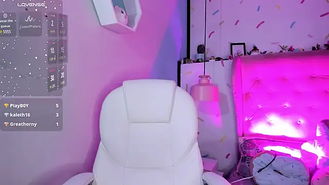 Snapshot of _cloe_martinez chatting on 03/22/25, 12:06 cloe martinez online show from 03/22/25, 12:06