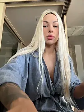 Snapshot of violettabunny03 chatting on 02/17/26, 01:13 violettabunny03 online show from 02/17/26, 01:13