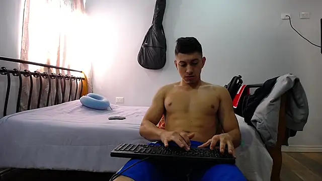 Snapshot of Iam_yourbabyprincess_XD chatting on 01/13/25, 02:53 Iam yourbabyprincess XD online show from 01/13/25, 02:53