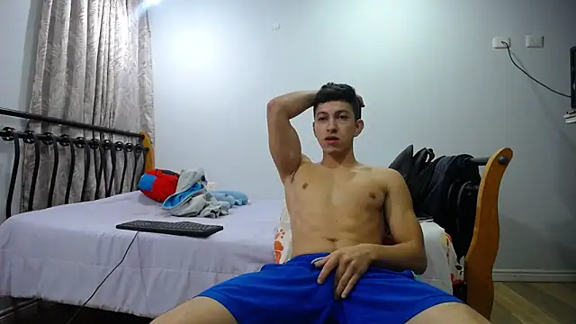 Snapshot of Iam_yourbabyprincess_XD chatting on 02/18/25, 04:37 Iam yourbabyprincess XD online show from 02/18/25, 04:37