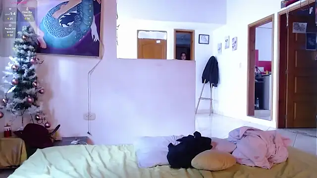 Snapshot of Tiffany_prettygirl chatting on 12/23/24, 04:17 Tiffany prettygirl online show from 12/23/24, 04:17