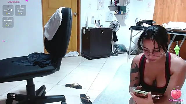 Snapshot of Tiffany_prettygirl chatting on 02/21/25, 03:12 Tiffany prettygirl online show from 02/21/25, 03:12