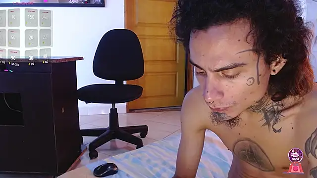 Snapshot of Tiffany_prettygirl chatting on 03/19/25, 03:29 Tiffany prettygirl online show from 03/19/25, 03:29