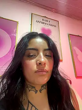Hinataw33d01 online show from 10/26/25, 10:58