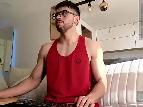 Snapshot of Phantom_Bigger1 chatting on 12/15/25, 01:26 Phantom Bigger1 online show from 12/15/25, 01:26