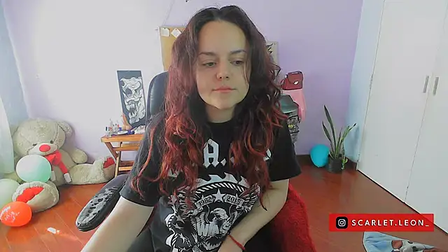 Snapshot of Scarletleon77 chatting on 12/05/24, 02:44 Scarletleon77 online show from 12/05/24, 02:44