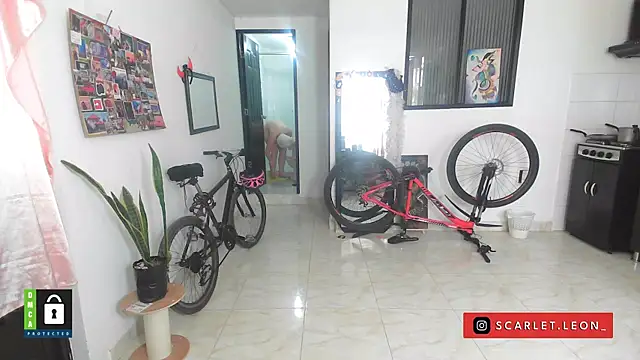 Scarletleon77 online show from 10/02/25, 01:40