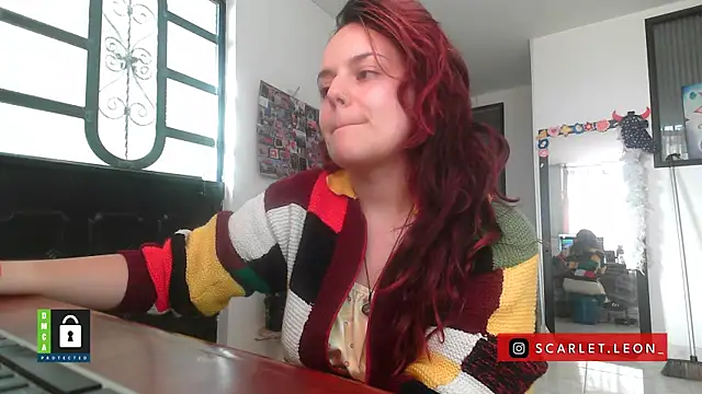 Snapshot of Scarletleon77 chatting on 11/04/25, 09:25 Scarletleon77 online show from 11/04/25, 09:25