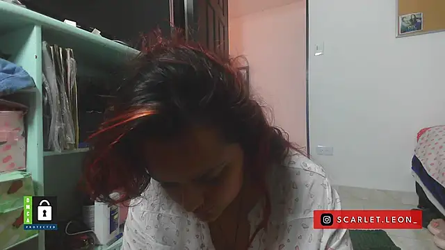 Snapshot of Scarletleon77 chatting on 11/13/25, 03:00 Scarletleon77 online show from 11/13/25, 03:00