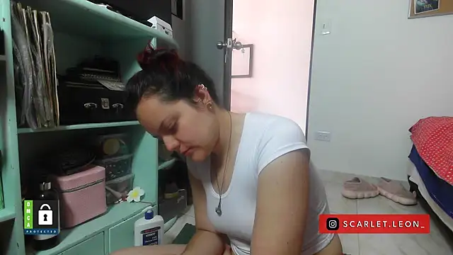 Snapshot of Scarletleon77 chatting on 11/29/25, 02:53 Scarletleon77 online show from 11/29/25, 02:53