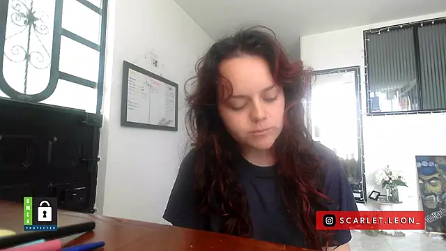 Snapshot of Scarletleon77 chatting on 01/19/26, 04:00 Scarletleon77 online show from 01/19/26, 04:00