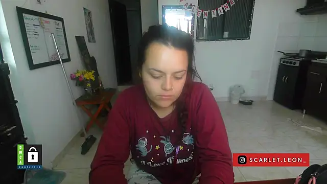 Snapshot of Scarletleon77 chatting on 02/12/26, 02:01 Scarletleon77 online show from 02/12/26, 02:01