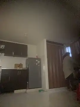 Snapshot of Scarletleon77 chatting on 02/13/26, 11:01 Scarletleon77 online show from 02/13/26, 11:01