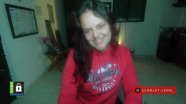 Snapshot of Scarletleon77 chatting on 04/10/26, 11:42 Scarletleon77 online show from 04/10/26, 11:42