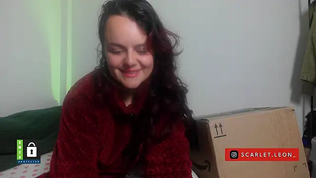 Snapshot of Scarletleon77 chatting on 04/14/26, 04:46 Scarletleon77 online show from 04/14/26, 04:46