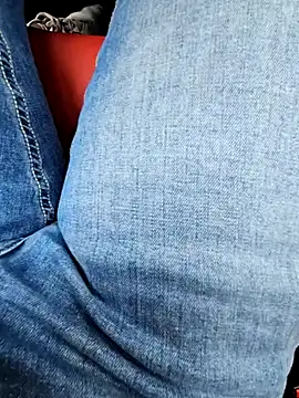 Snapshot of thesmiledoc chatting on 12/17/24, 01:16 thesmiledoc online show from 12/17/24, 01:16