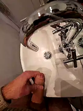 Snapshot of thesmiledoc chatting on 12/24/24, 01:50 thesmiledoc online show from 12/24/24, 01:50