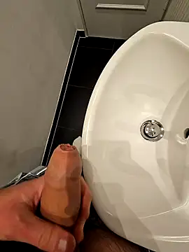 Snapshot of thesmiledoc chatting on 01/15/25, 10:24 thesmiledoc online show from 01/15/25, 10:24