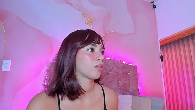 Snapshot of Khassia_f32 chatting on 03/06/25, 10:52 Khassia f32 online show from 03/06/25, 10:52