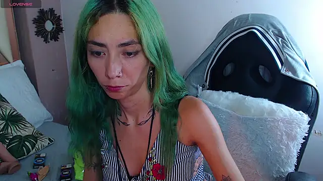 Erika Stevens online show from 10/05/25, 01:04