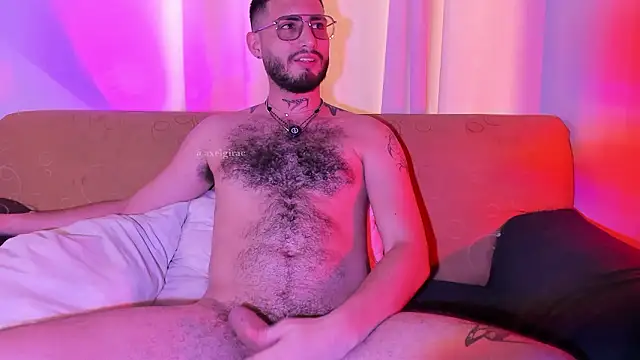 axel giracr online show from 03/14/26, 08:36