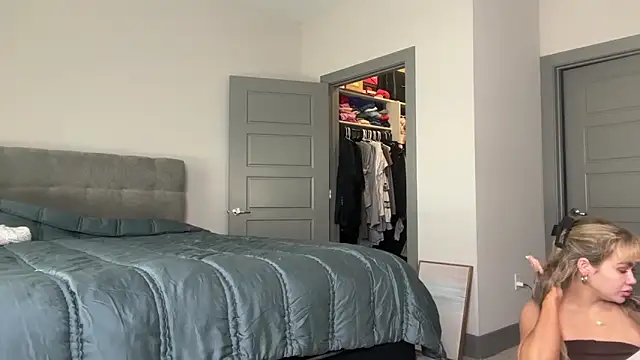 ElenaErickson online show from 03/05/25, 08:53