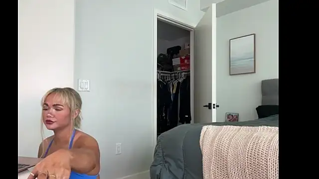 Snapshot of ElenaErickson chatting on 04/08/26, 08:53 ElenaErickson online show from 04/08/26, 08:53