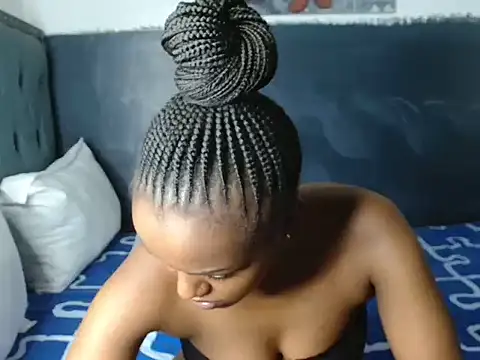 Snapshot of FaeMDom2 chatting on 11/02/25, 08:44 FaeMDom2 online show from 11/02/25, 08:44