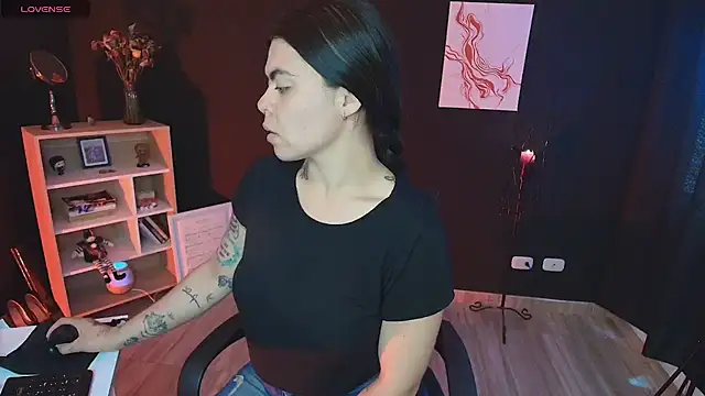 Snapshot of _WednesdayFriday_ chatting on 12/03/24, 07:00  WednesdayFriday  online show from 12/03/24, 07:00