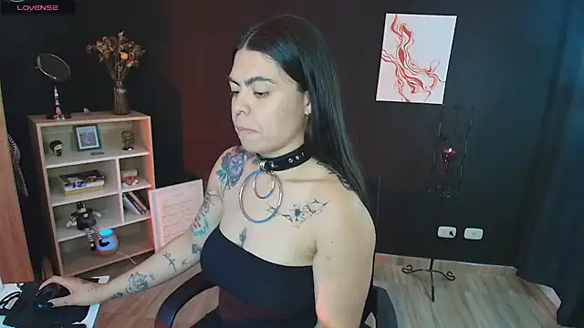 Snapshot of _WednesdayFriday_ chatting on 12/12/24, 10:20  WednesdayFriday  online show from 12/12/24, 10:20