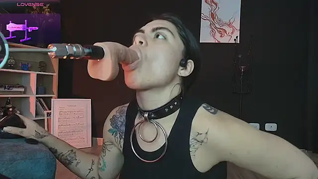 Snapshot of _WednesdayFriday_ chatting on 02/15/25, 09:48  WednesdayFriday  online show from 02/15/25, 09:48