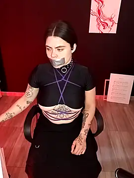 Snapshot of _WednesdayFriday_ chatting on 03/19/25, 05:50  WednesdayFriday  online show from 03/19/25, 05:50