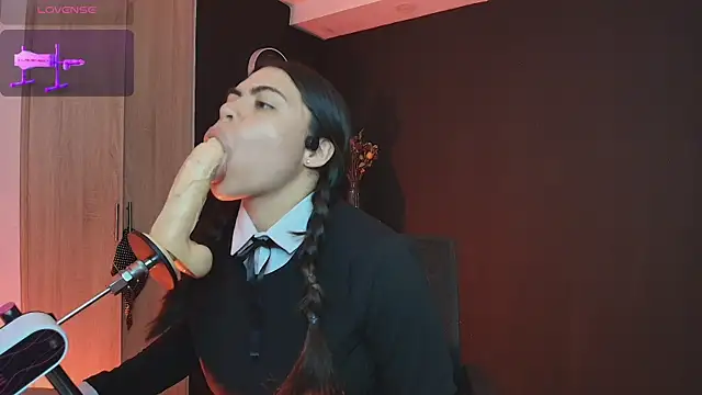 Snapshot of _WednesdayFriday_ chatting on 09/14/25, 05:23  WednesdayFriday  online show from 09/14/25, 05:23