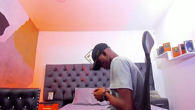 JacksonMuller  online show from 12/05/24, 02:33