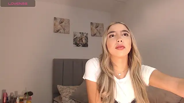 Snapshot of Marian_se chatting on 03/28/26, 11:26 Marian se online show from 03/28/26, 11:26